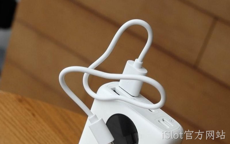 多口氮化镓充电器成出行标配 iSlot官方网站GaN器件助推140W桌面快充升级